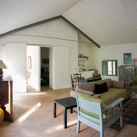 Torre Camigliati Dimora Storica Konukevi